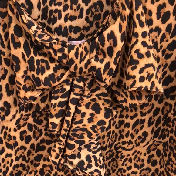 Leopard Print Shirt‎ Size Medium - Picture 6 of 8
